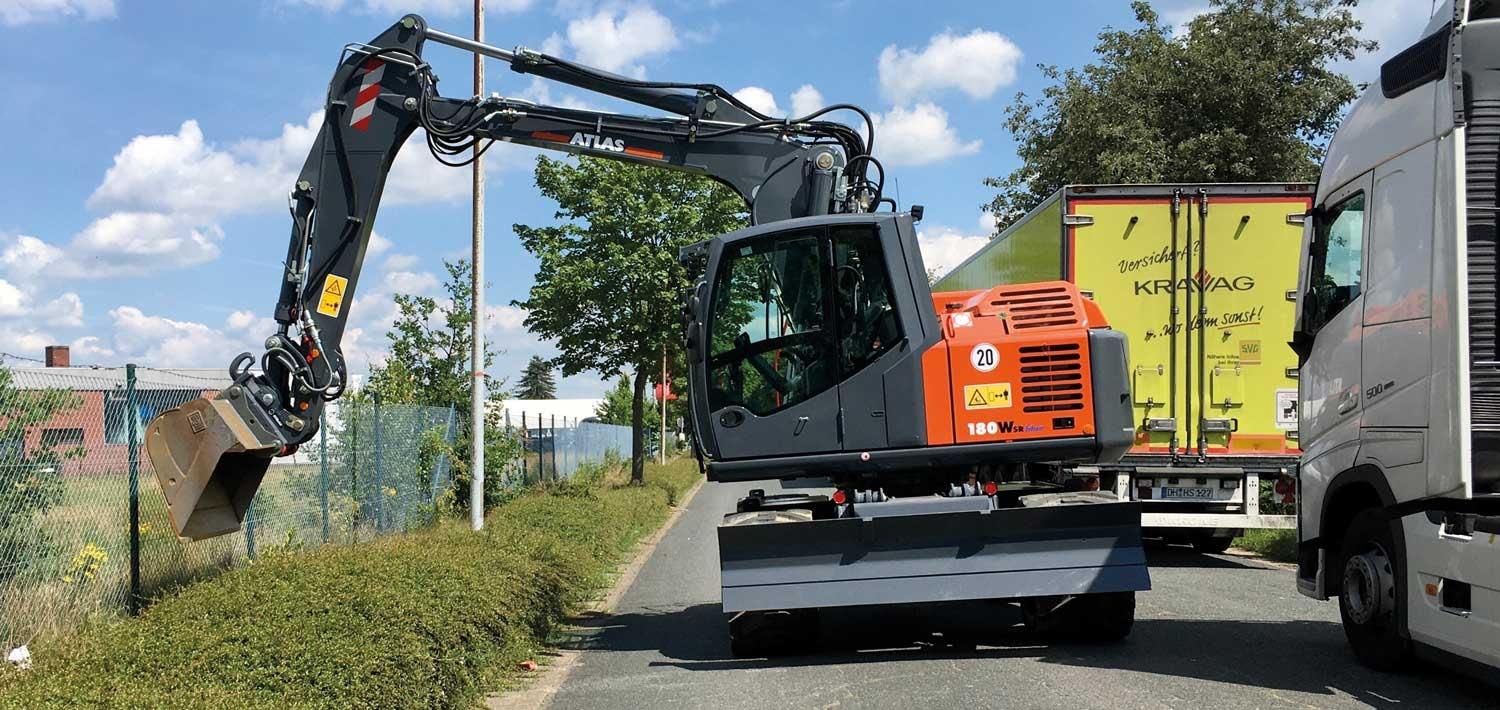 Excavator pe roti Atlas 180 WSR Cabina nu depaseste latimea senilelor+Lama de vanzare
