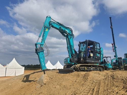 Midiexcavator SUNWARD SWE 90 UF-2PB de vanzare