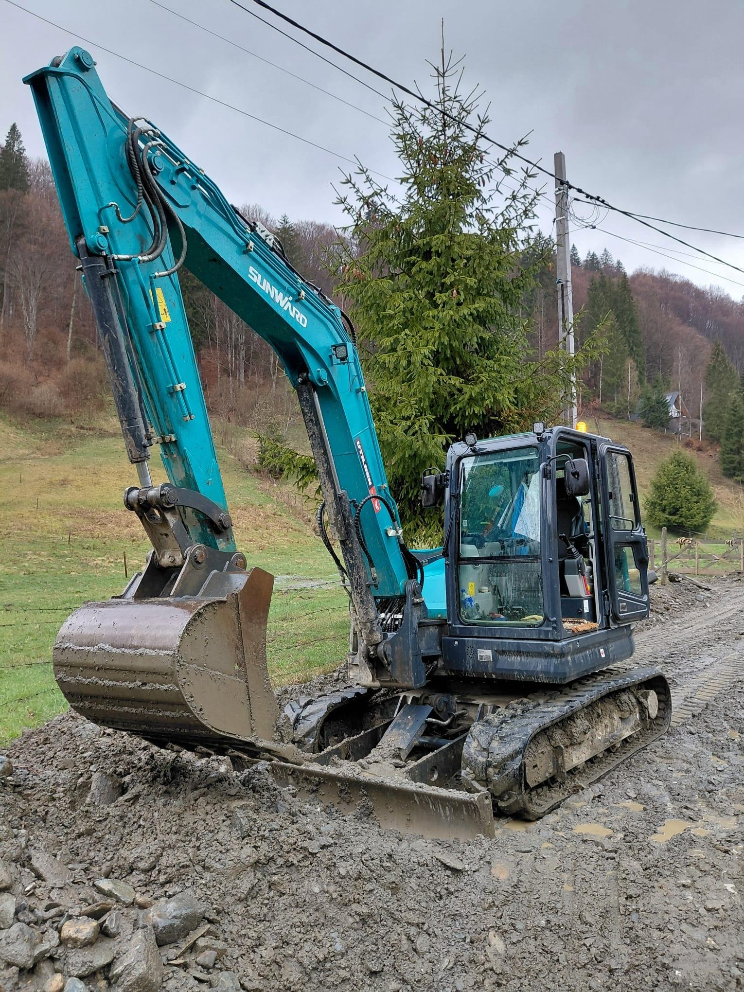 Midiexcavator SUNWARD  90UF de vanzare