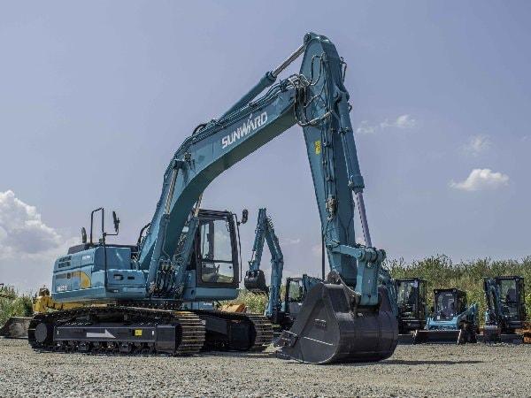 Excavator senile SUNWARD 215F de vanzare