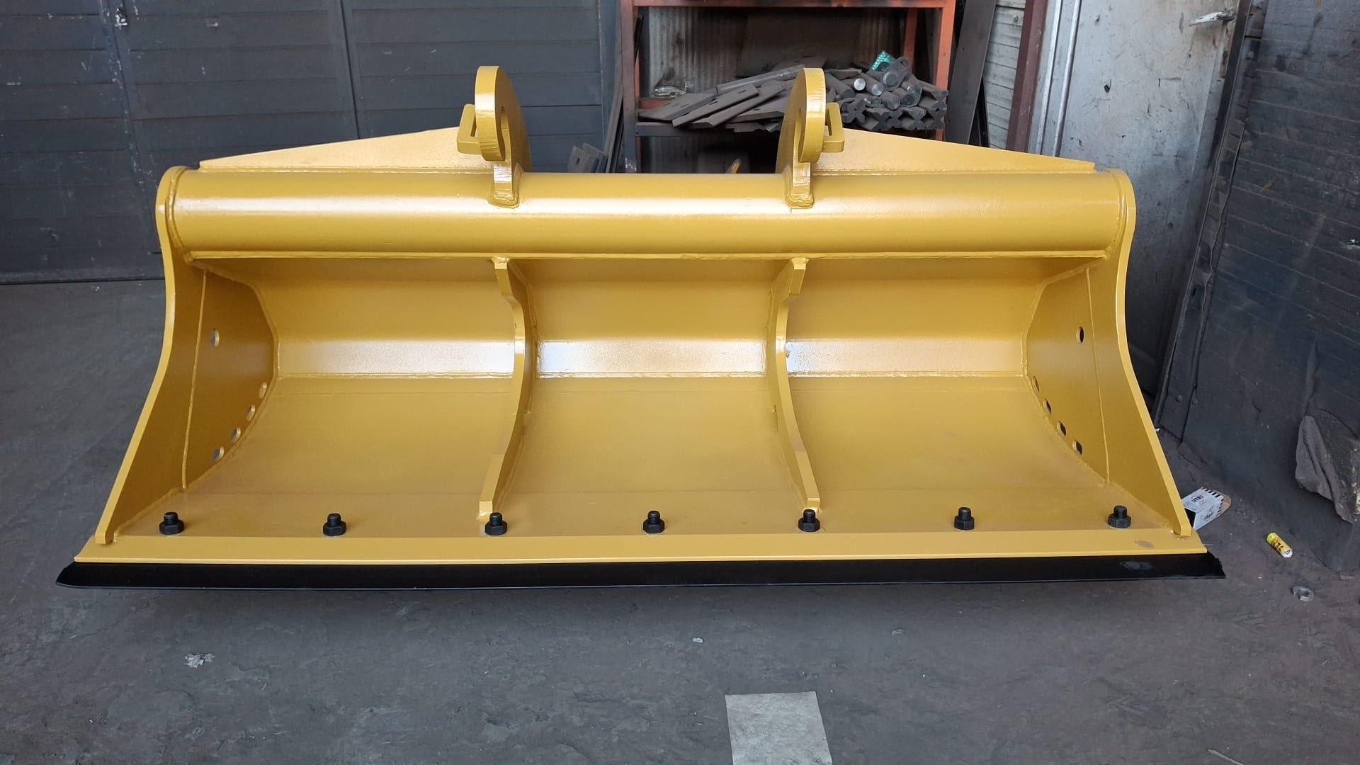 Cupa excavator UtilMAX Cupa taluzare 2000 mm -- Excavator 19 - 21 t. -- Prindere CW -- de vanzare