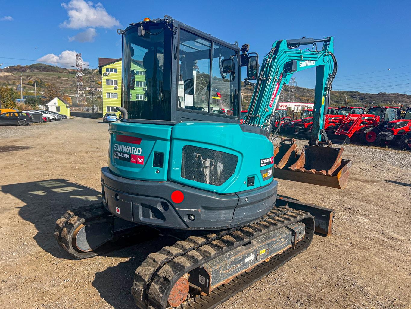 Midiexcavator SUNWARD 60 uf DISPONIBIL PENTRU INCHIRIERE de vanzare