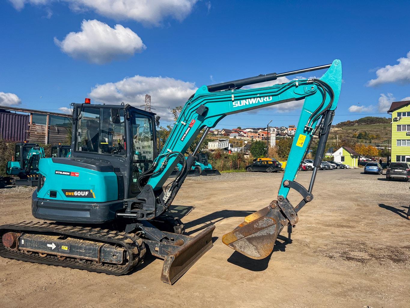 Midiexcavator SUNWARD SWE 60 Uf de vanzare