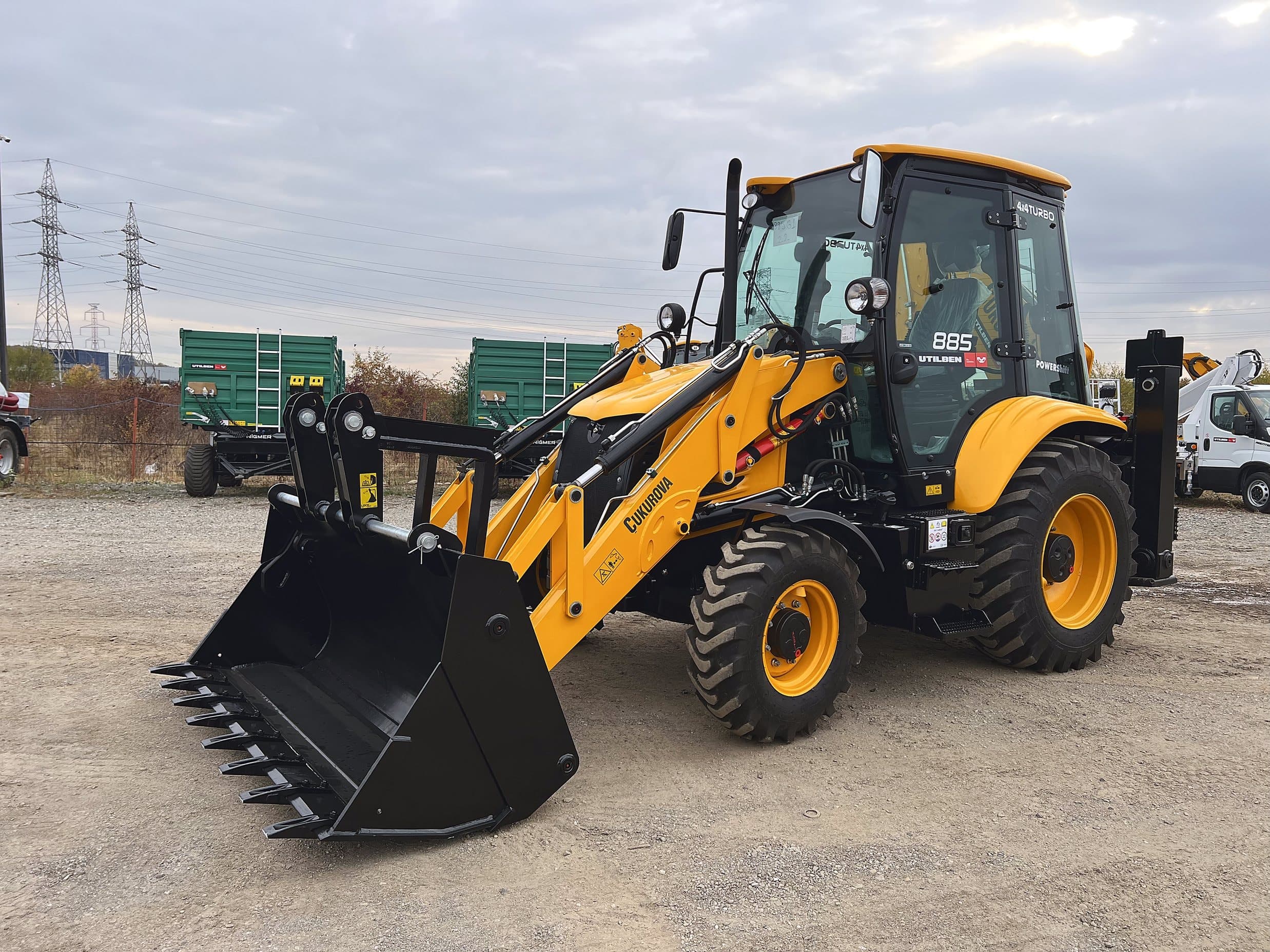 Buldoexcavator CUKUROVA 885 STAGE V Echipare Pro de vanzare