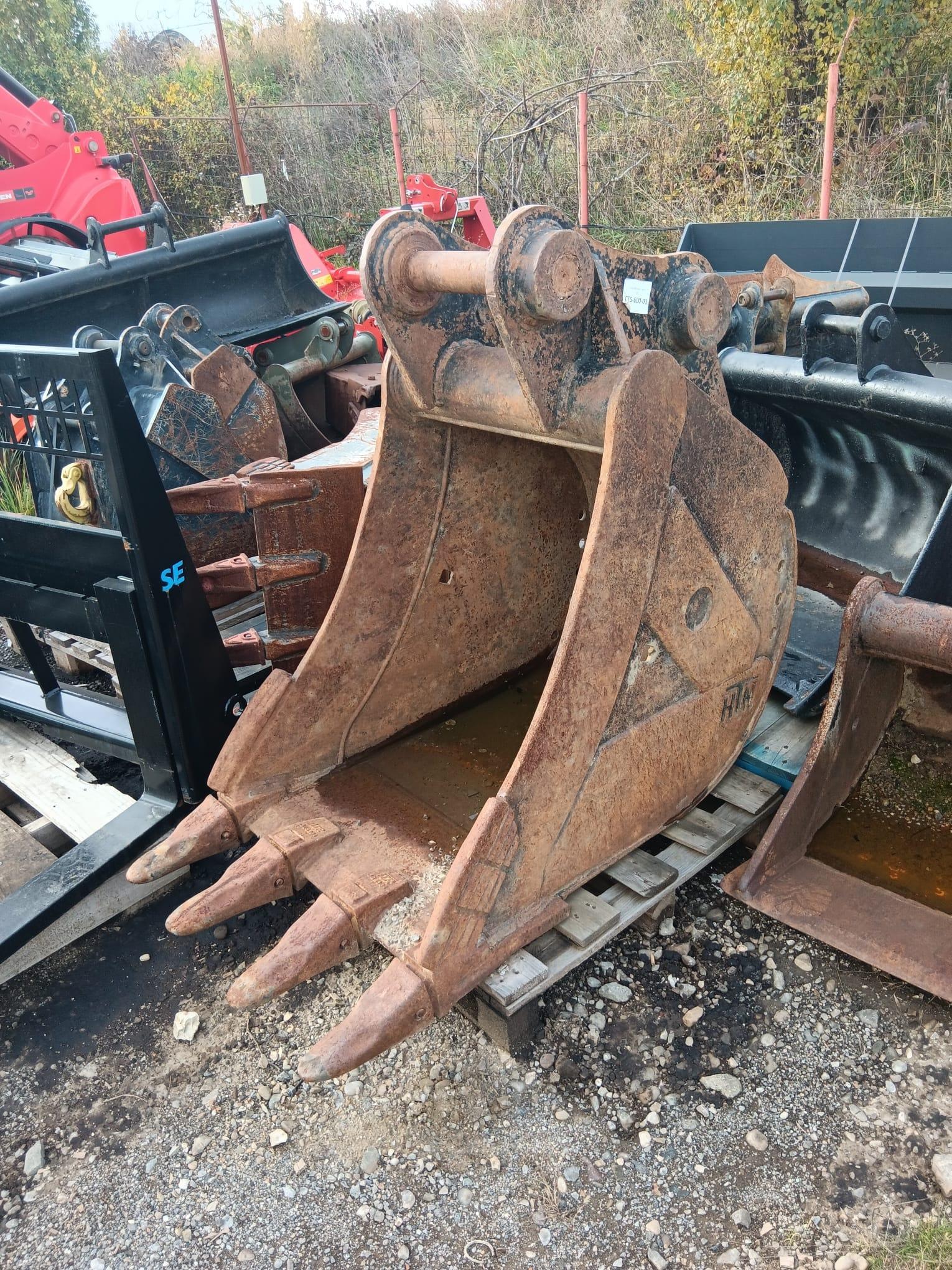 Cupa midiexcavator UtilMAX Cupa excavare 700 mm -- Sunward 155F (cuplare pe bolturi)-- de vanzare