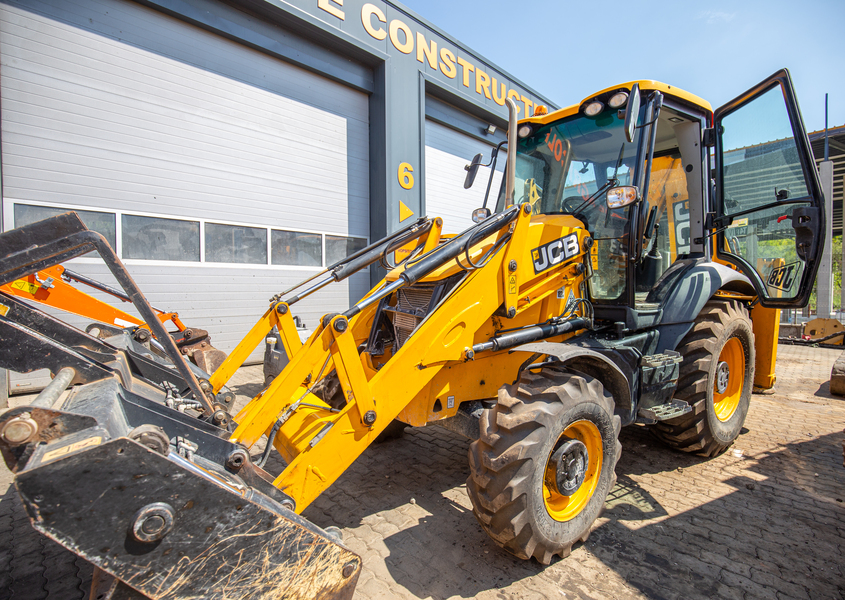 buldoexcavator JCB cel mai popular model