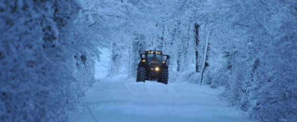 tractor iarna