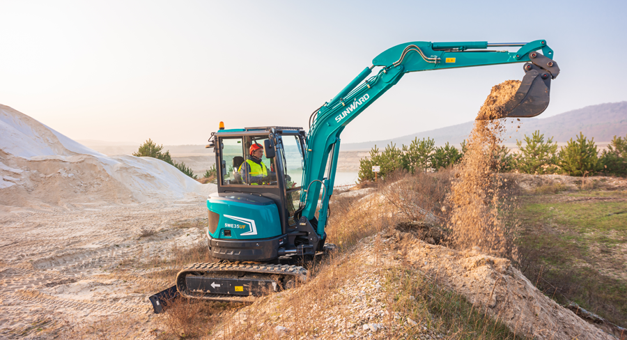 miniexcavator de inchiriat
