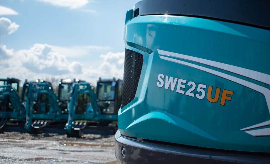 inchiriere miniexcavator sunward