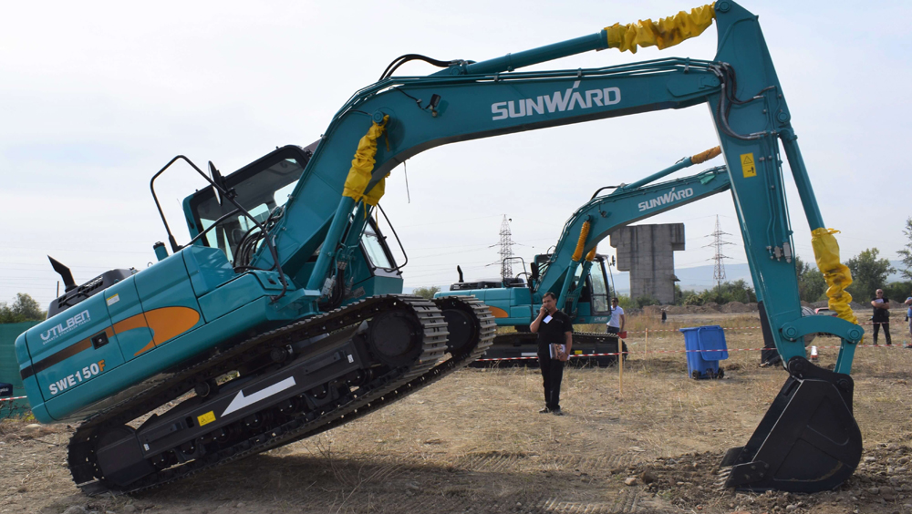 excavator Sunward