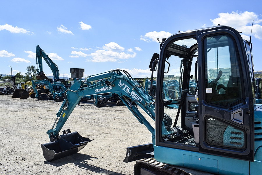 inchiriere miniexcavator