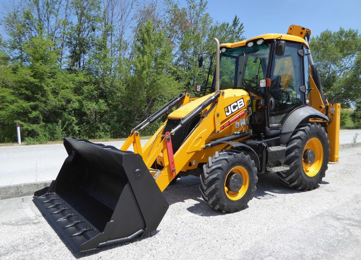 Care este greutatea unui Buldoexcavator JCB 3cx