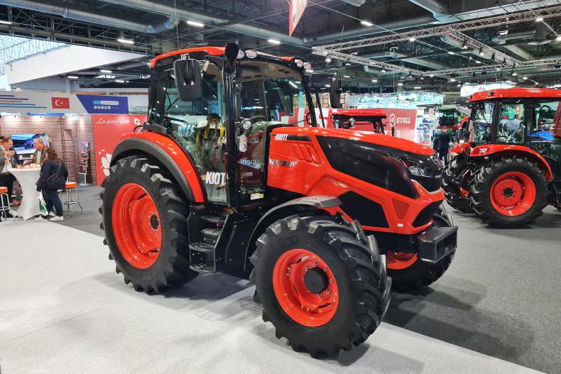 tractor nou kioti