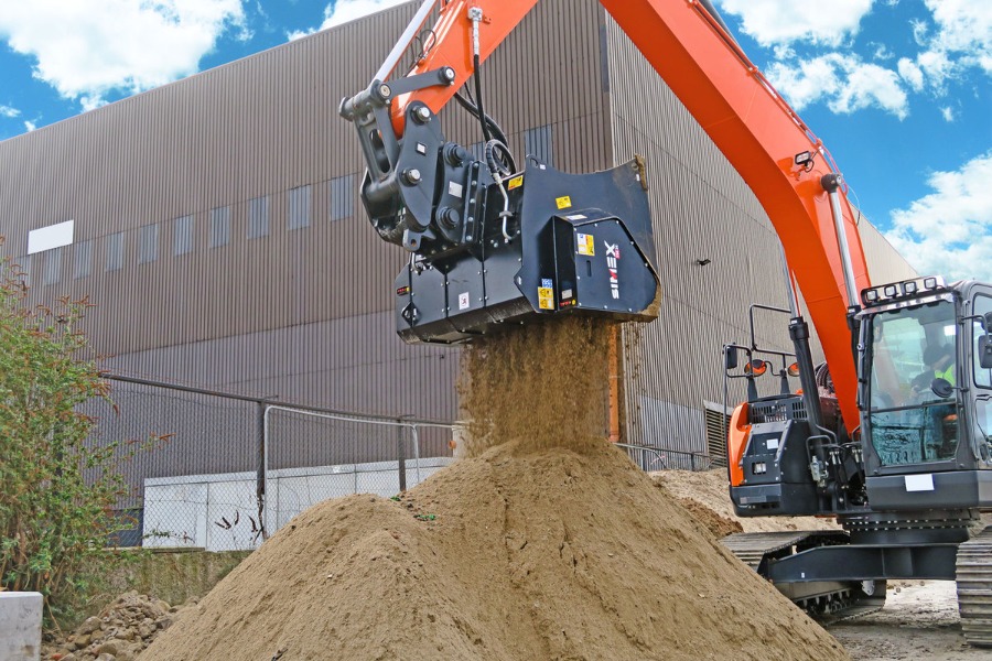 cupe excavator la lucru
