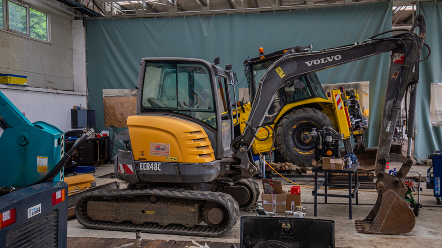 reparatii mini excavatoare