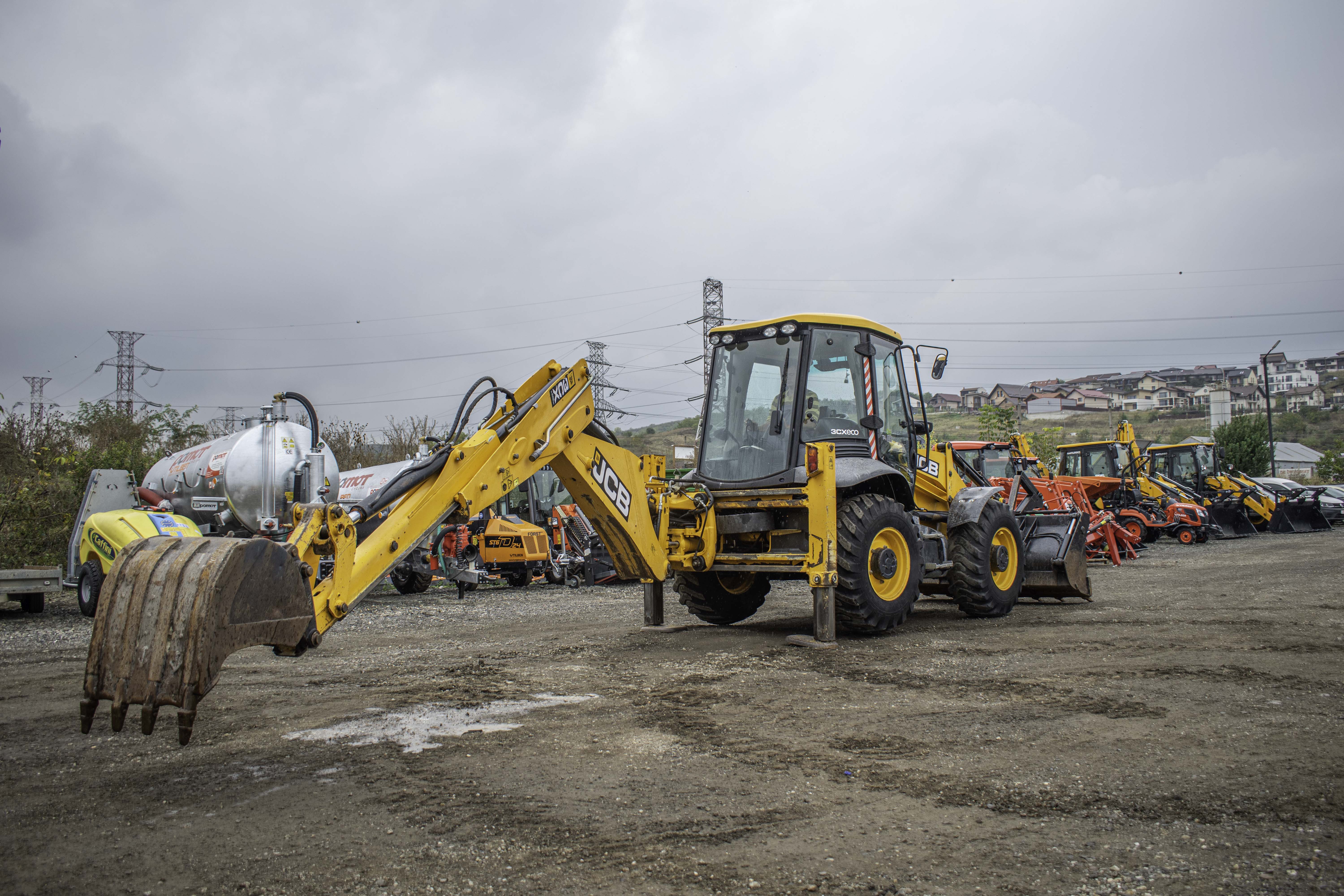 Buldoexcavator JCB