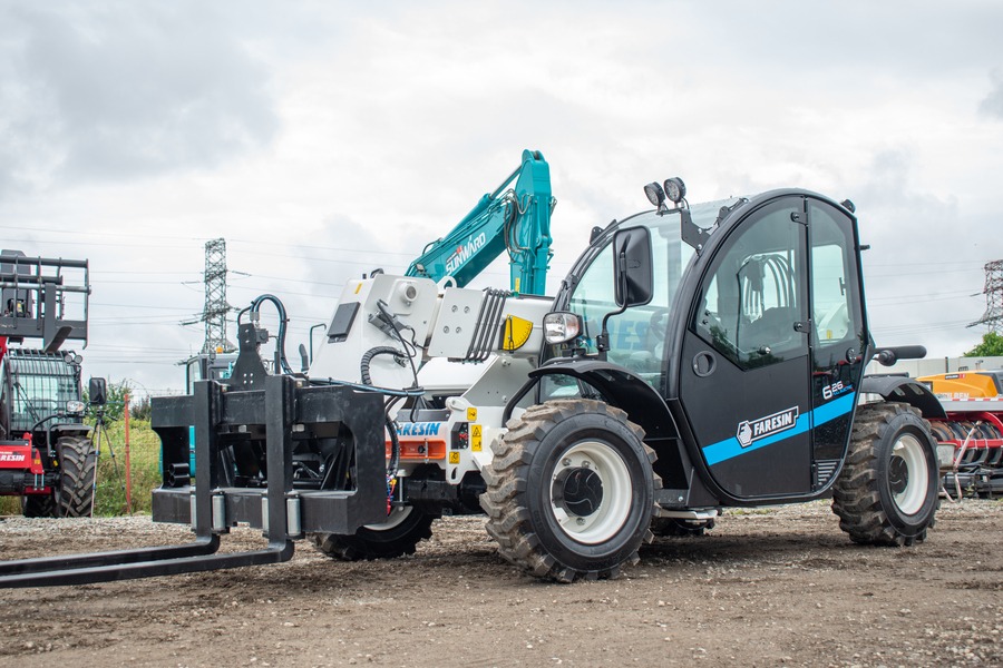 stivuitor telescopic electric de inchiriat