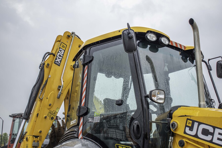 cabina buldoexcavator
